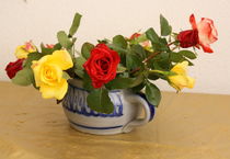 Rosen in Vase von Gerda Hutt