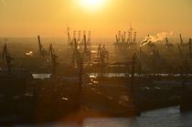 Sonnenuntergang über den Hamburger Hafen by Ariane Gramelspacher