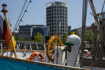 Maritime Szene in der HafenCity Hamburg by ta-views