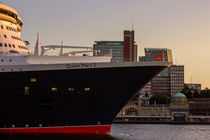 Die Queen Mary 2 und die tanzenden Türme by ta-views