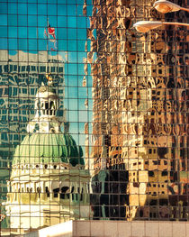 St. Louis's Old Courthouse Reflected von Jon Woodhams