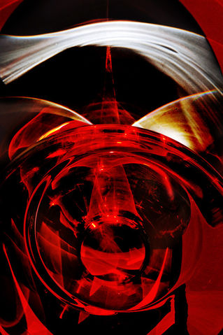 Red-glass-and-its-refraction