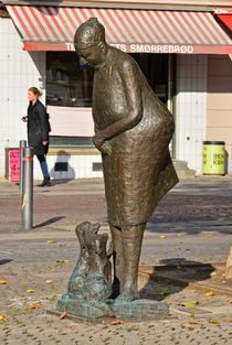 statue in kopenhagen by sonja hofmann