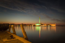 Abends am Hafen by blurring-lights