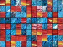 Schachbrett-Collage in Rot und Blau von Martin Uda