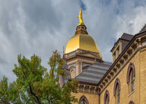 Notre Dame And The Golden Dome von John Bailey