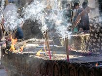 In der Pagode - Räucherstäbchen, Myanmar by marie schleich