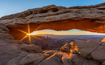 Sonnenaufgang am Mesa Arch von Martin Büchler