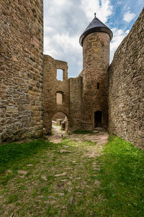 Burg Lichtenberg - Zugang Palas 7 by Erhard Hess