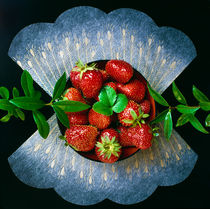 Stillleben mit Erdbeeren.  von li-lu