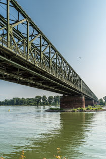Mainzer Südbrücke 6 by Erhard Hess
