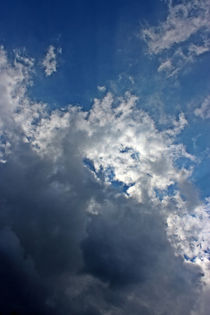 Dunkle Wolken ziehen auf by toeffelshop