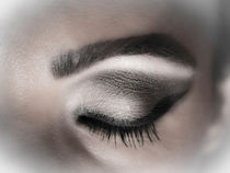 Eye makeup in shades of gray  by Gema Ibarra