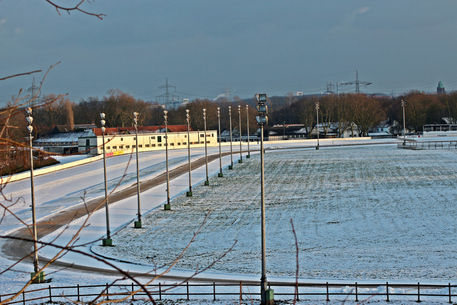 Winterliche-trabrennbahn