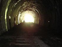 Licht am Ende des Tunnels in Öl von Martin Müller