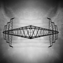Der schwebende Strommast  von Christina Beyer