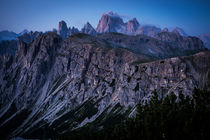 Dolomiten vor Sonnenaufgang von Lukas Kirchgasser