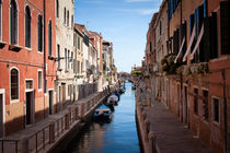 Kanal in Venedig by Lukas Kirchgasser