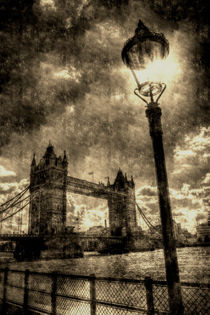 Tower Bridge Vintage by David Pyatt