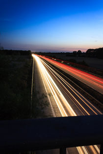 Autobahn bei Nacht by gilidhor