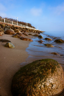 Steine am Strand by gilidhor
