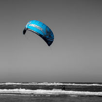 Kitesurfing by Roger Green