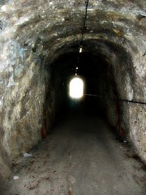 Dark rock tunnel  by esperanto