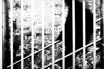 Hinter Gittern von Bastian  Kienitz