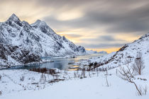 Verschneiter Fjord von Christine Büchler