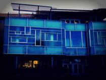 Modern glass building von Howard Lee