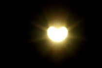 Sonnenfinsternis I / solar eclipse I - Her majesty becomes a shining heart von mateart
