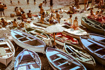 Boote am Strand von Positano von Luigi Luca Genua