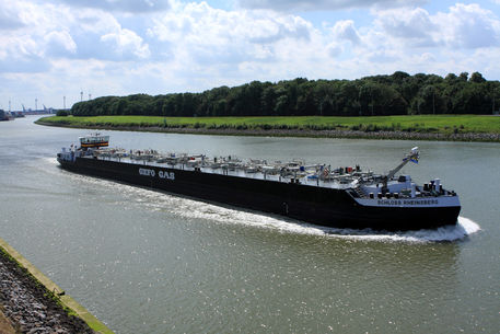 A-gas-barge