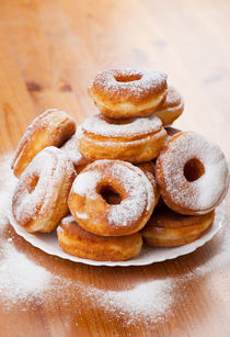 doughnuts or donuts with holes von Arletta Cwalina
