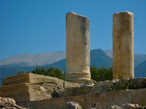 Säulen vor Taurusgebirge von Thomas Matzl