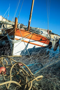 net and fisher's boat von Leandro Bistolfi