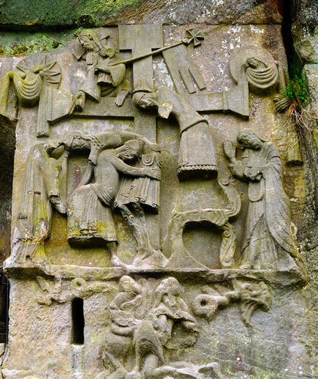 Externsteine-relief-kreuzabnahme1130-1160