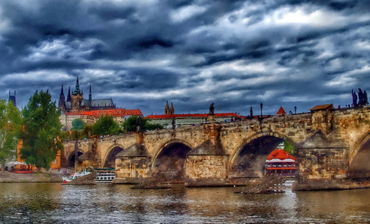Charles-bridge-and-st-vitus-cathedral-painting