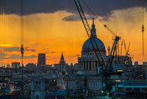 Sunset over St Paul's Cathedral with cranes von Graham Prentice