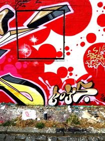 Hannover City Graffiti Rot "magic box" von Sarah Katharina Kayß