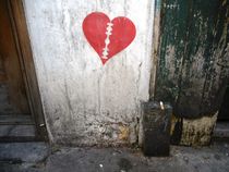 Klinge-Herz mit Zigarette hard-style London zerbrochenes Herz Wandmalerei by Sarah Katharina Kayß