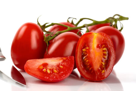 Tomaten-mit-messer