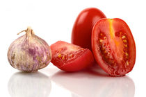 Frische Tomaten und Knoblauch - Fresh tomatoes and garlic von Thomas Klee