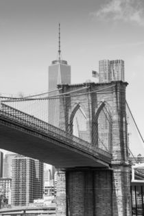 Brooklyn Bridge mit Blick in Richtung One World Trade Center von Fabienne Dittmers