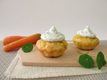 Karotten Cupcake mit Kräuter-Frischkäse von Heike Rau