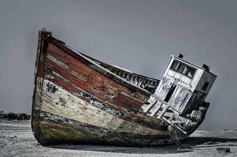 Wrecked-boat