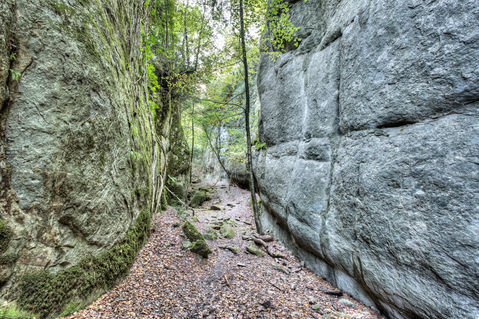 Rock-walls-serra-bufadors