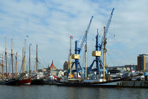 Kräne und Schiffe im Stadthafen Rostock by Sabine Radtke