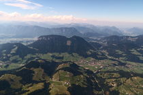 Luftaufnahme in den Alpen von flylens