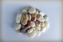 white pebbles by feiermar